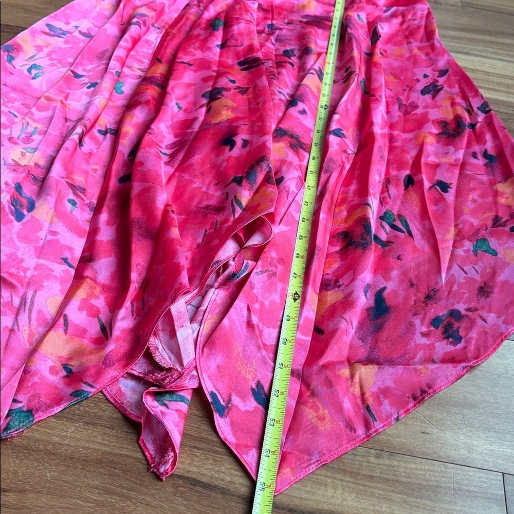 NWT floral handkerchief dress - Picture 12 of 15